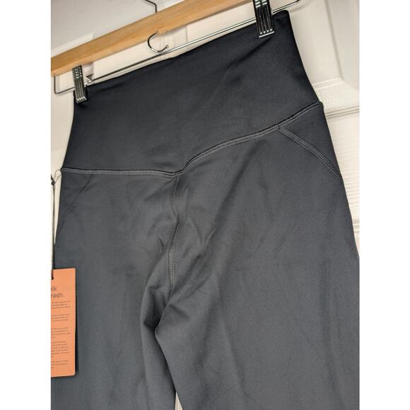 Girlfriend Collective Compressive High-Rise 7/8 Leggings Black - Picture 8 of 8